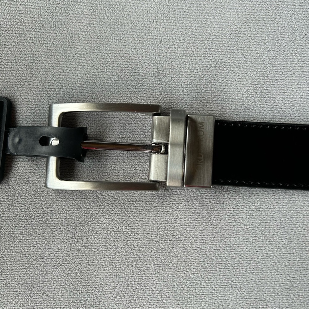 Nordstrom ~ Faux Leather Reversible Belt ~ Youth Size 24 ~ Black